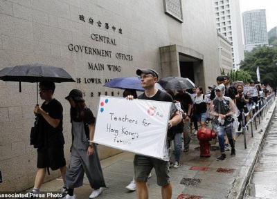 معلمان هنگ کنگ به اعتراضات پیوستند