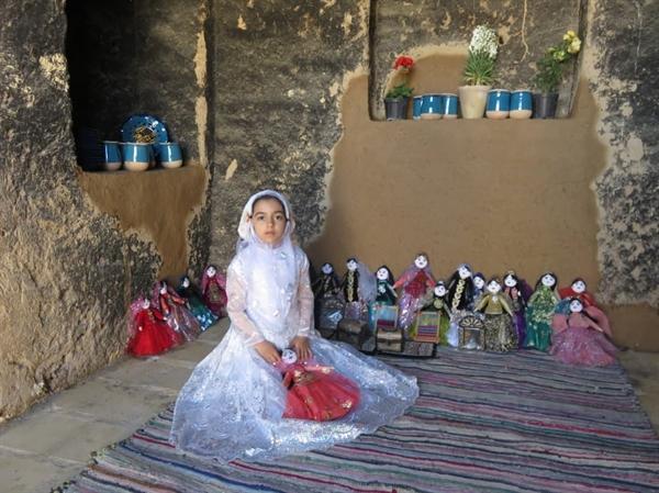 رونق خرید صنایع دستی در نوروزگاه نی ریز رونق خرید صنایع دستی در نوروزگاه نی ریز