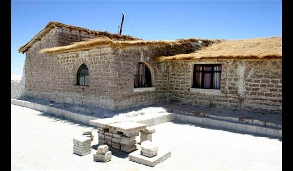 هتل نمکی در بزرگترین صحرای نمک دنیا