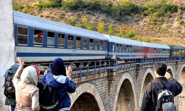 با قطار گردشگری تا نقده بروید!