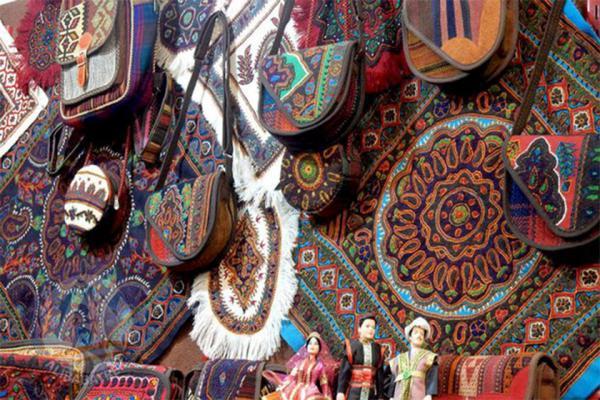 بازار صنایع دستی در پیاده راه اکباتان راه اندازی می شود بازار صنایع دستی در پیاده راه اکباتان راه اندازی می شود